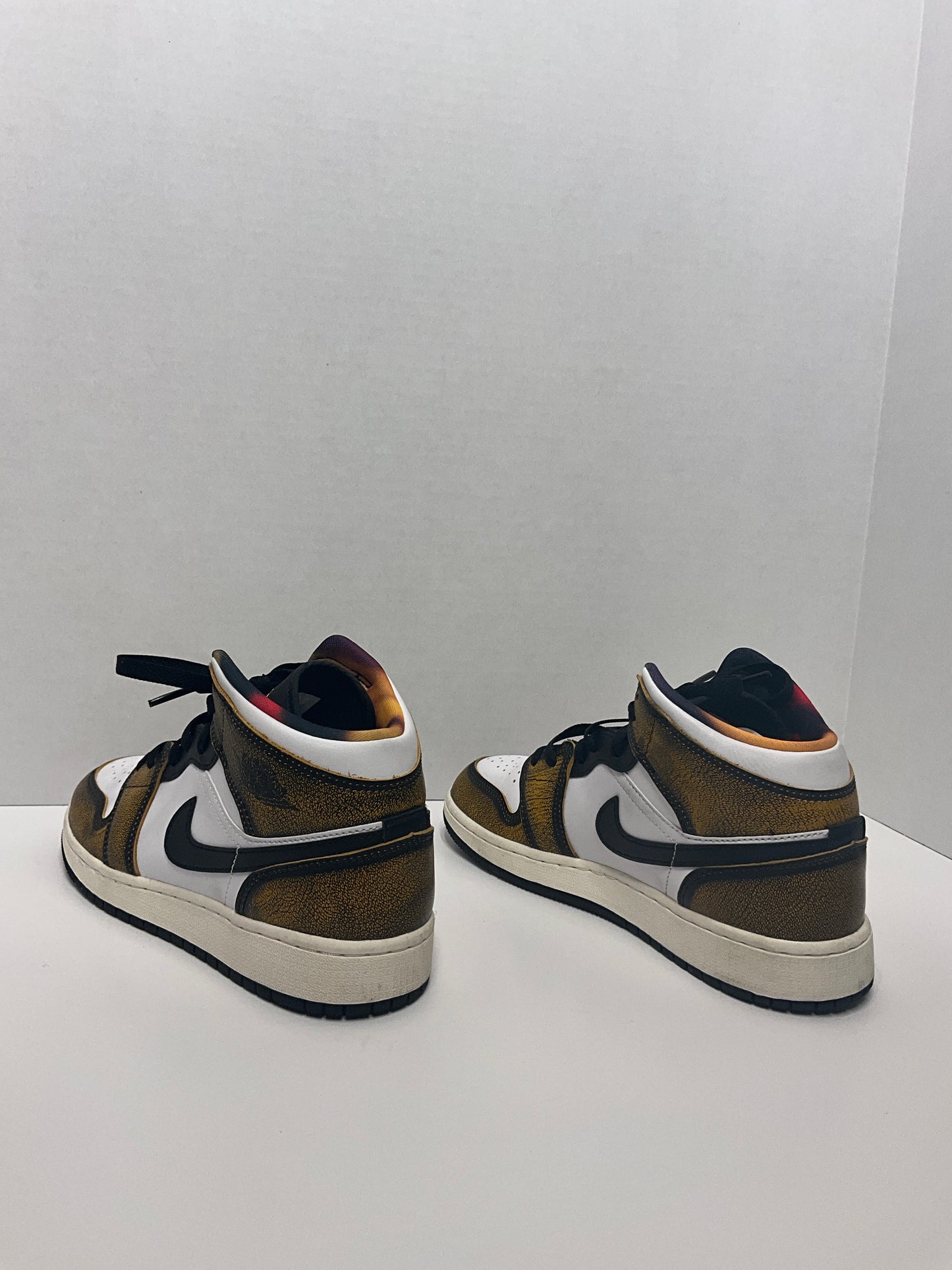 Nike Air Jordan 1Mid SE (GS)