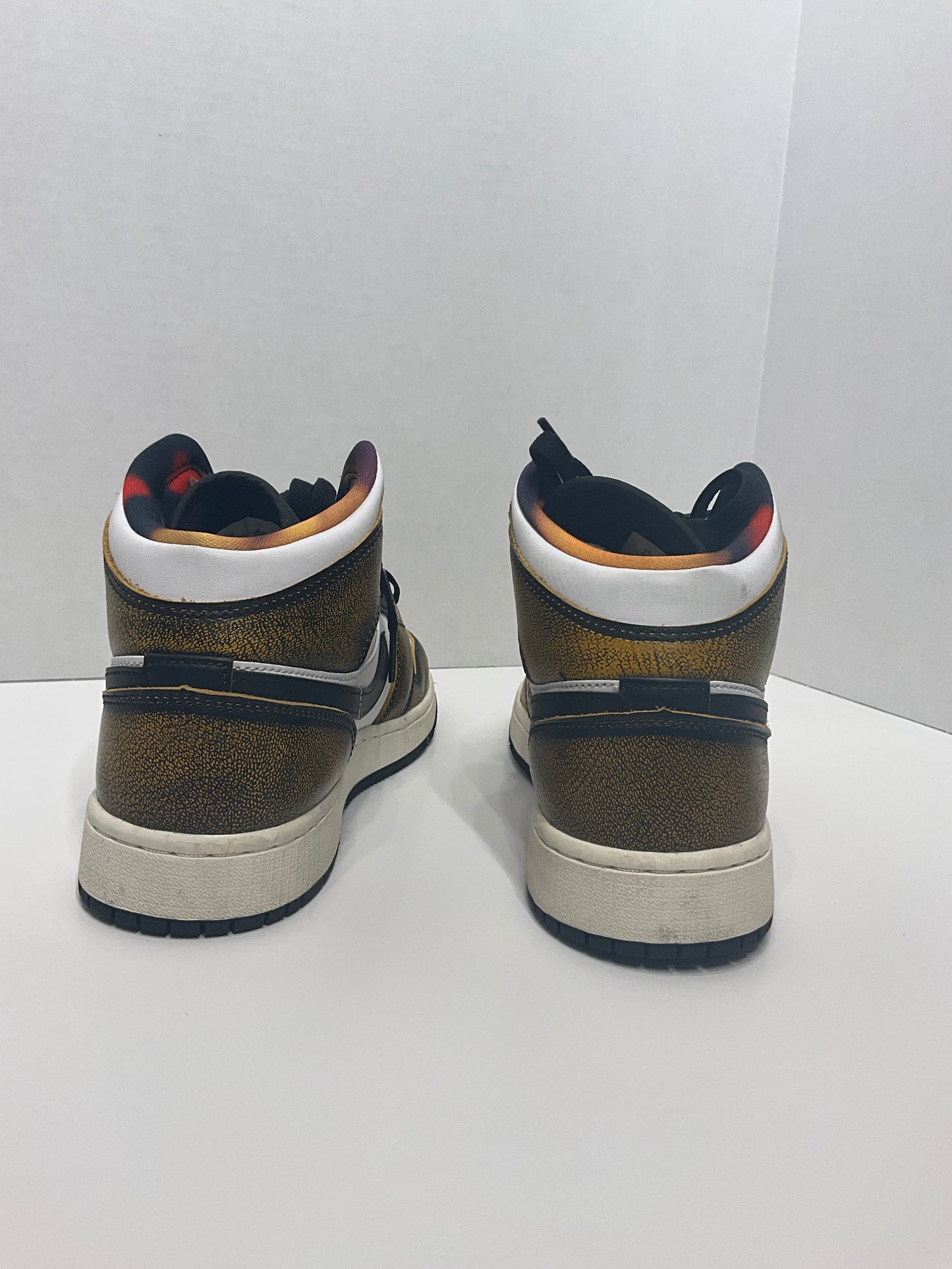 Nike Air Jordan 1Mid SE (GS)