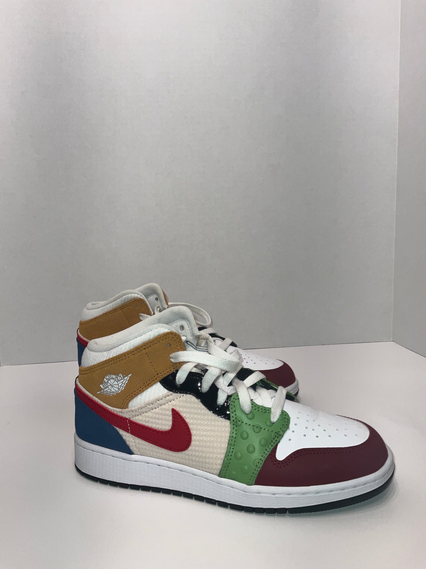 Air Jordan 1 Mid SE GS