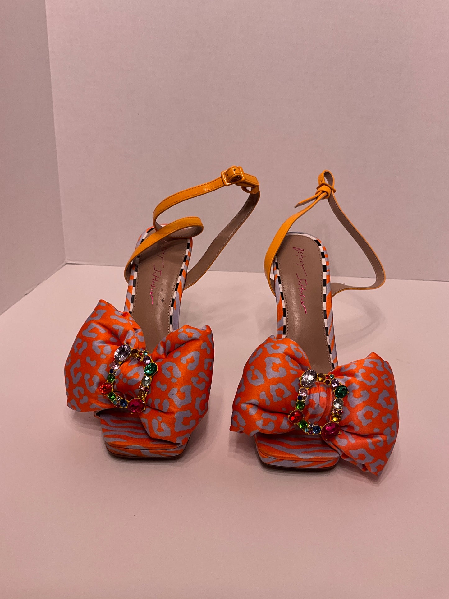 Betty Johnson women OLLIE pretty girl with large puppy bow pumps ￼